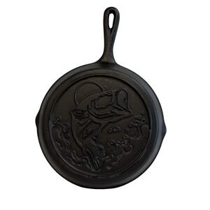 Lodge Cast Iron 10 inch Skillet Largemouth Bass Wildlife Series Fishing Pan USA